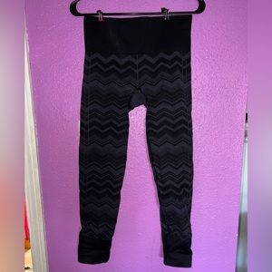 LULULEMON ebb and flow leggings in black chevron
